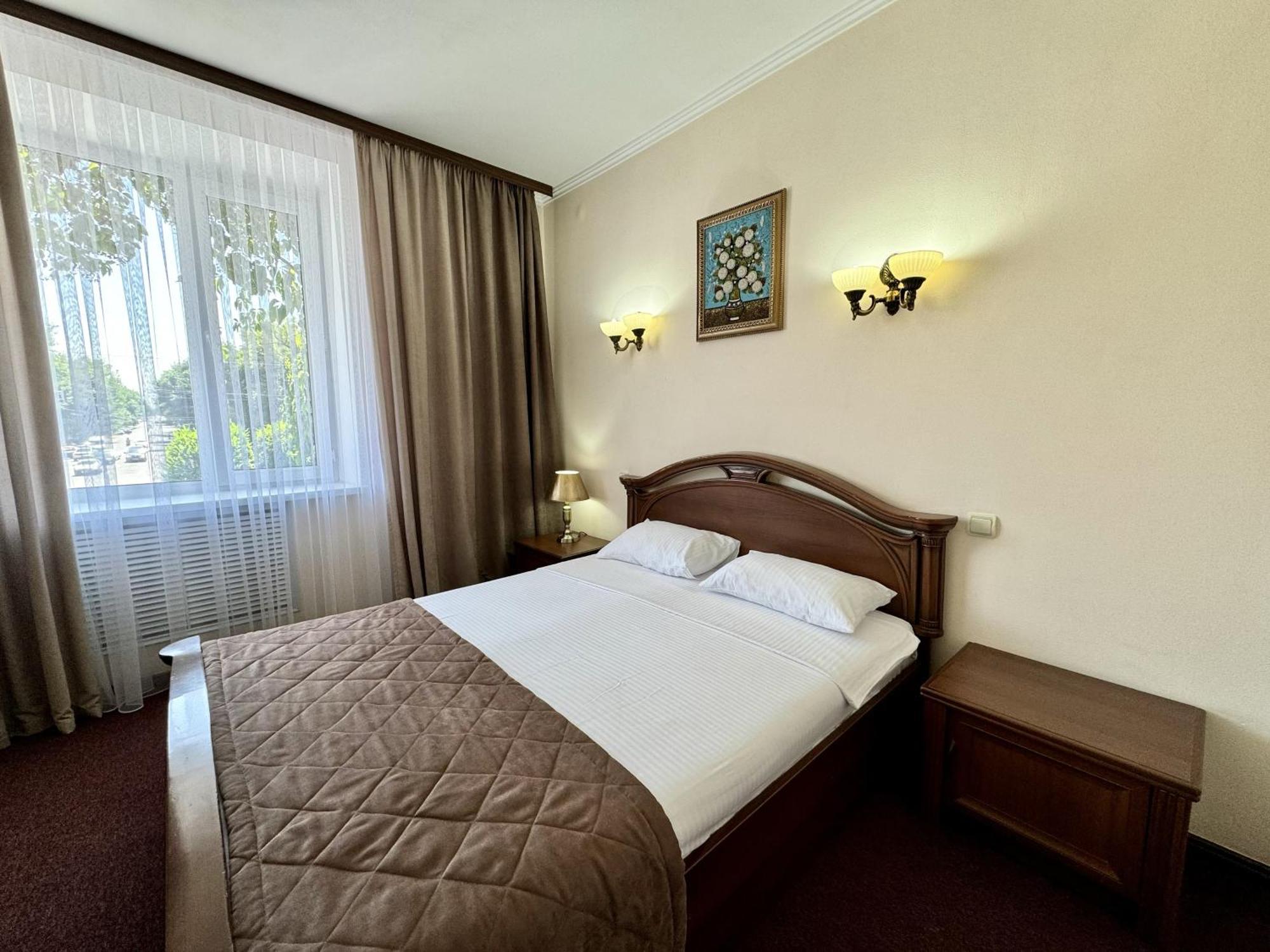 Hotel Zhambyl Taraz Εξωτερικό φωτογραφία
