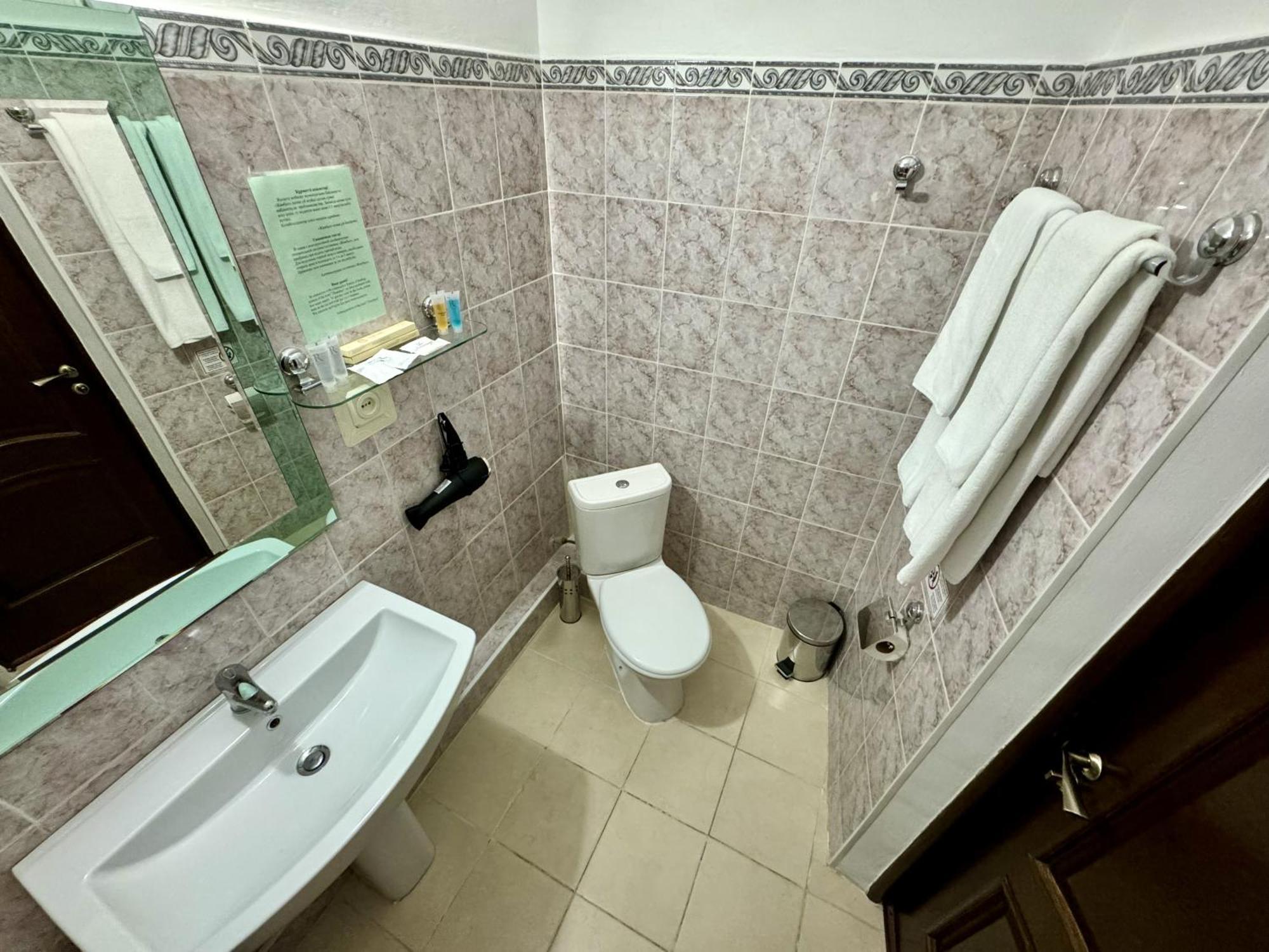 Hotel Zhambyl Taraz Εξωτερικό φωτογραφία