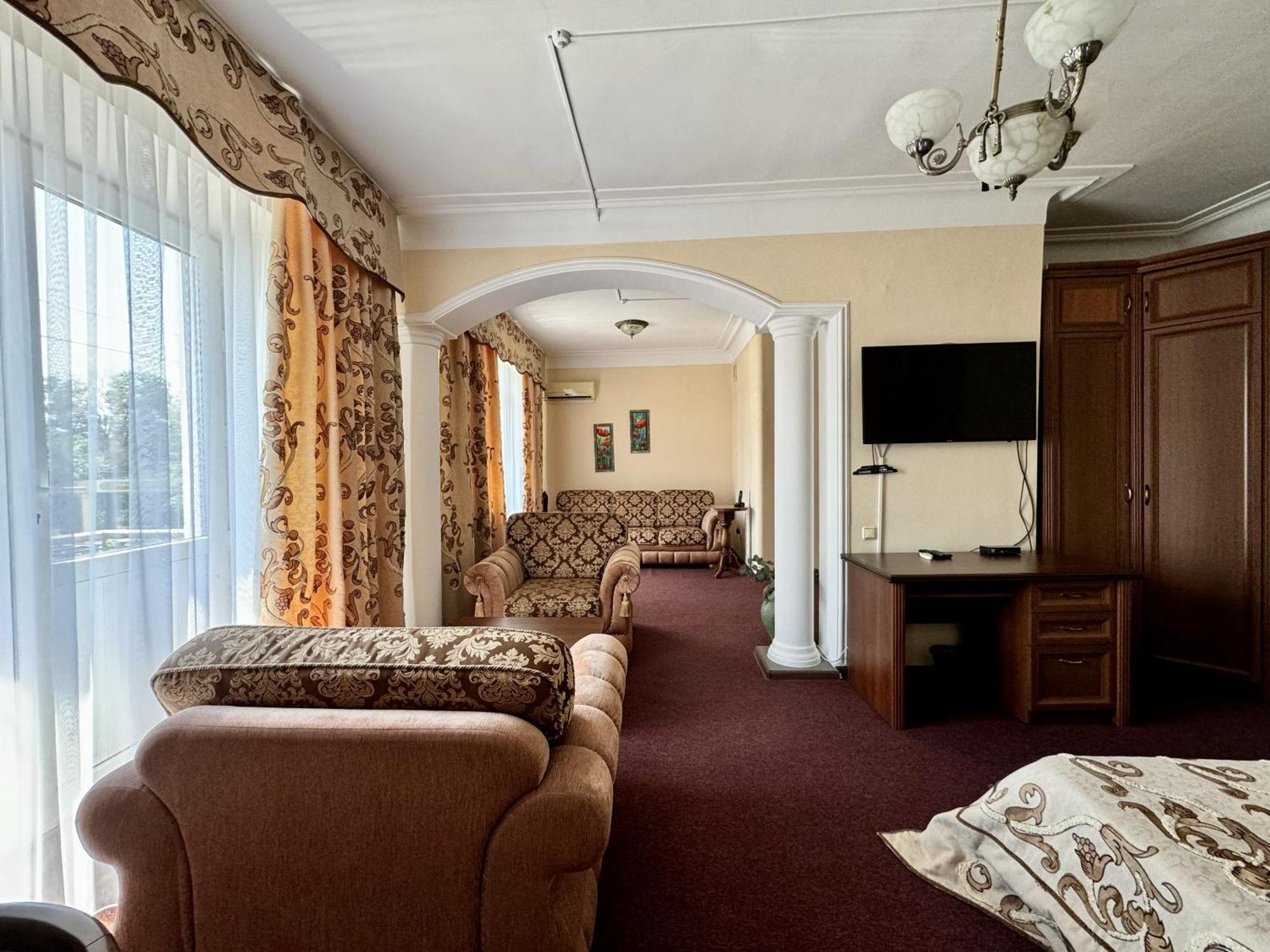 Hotel Zhambyl Taraz Εξωτερικό φωτογραφία