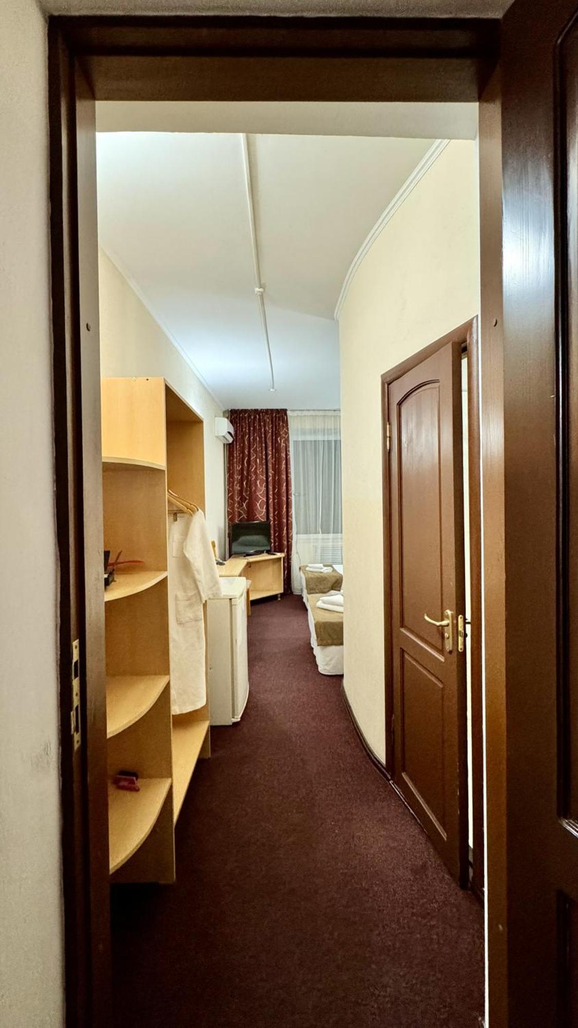 Hotel Zhambyl Taraz Εξωτερικό φωτογραφία
