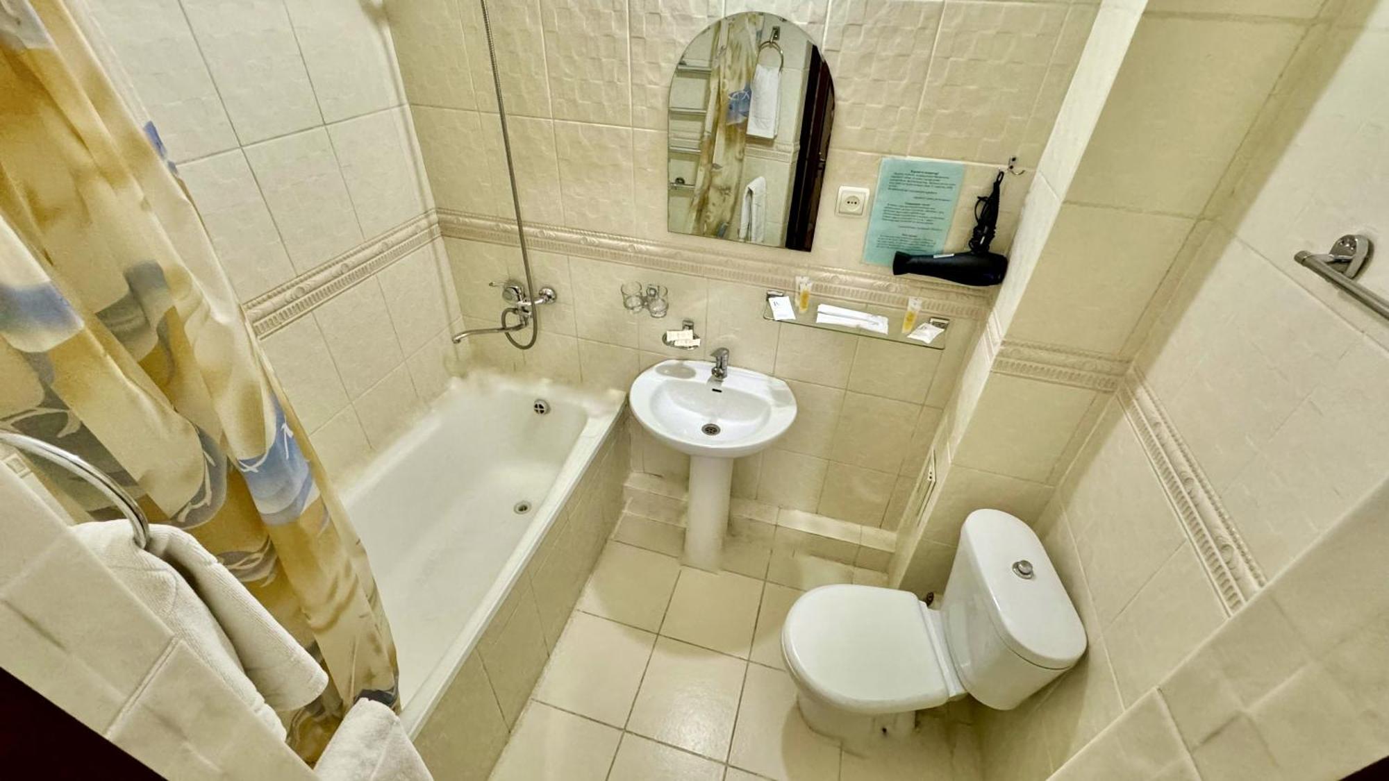 Hotel Zhambyl Taraz Εξωτερικό φωτογραφία