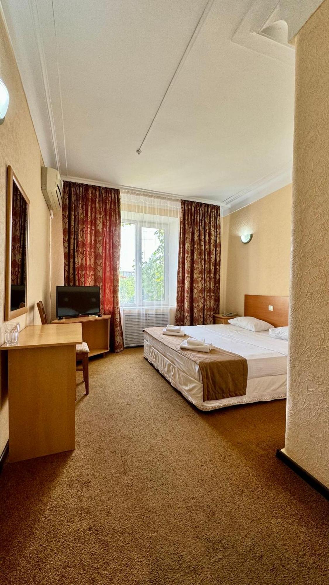 Hotel Zhambyl Taraz Εξωτερικό φωτογραφία