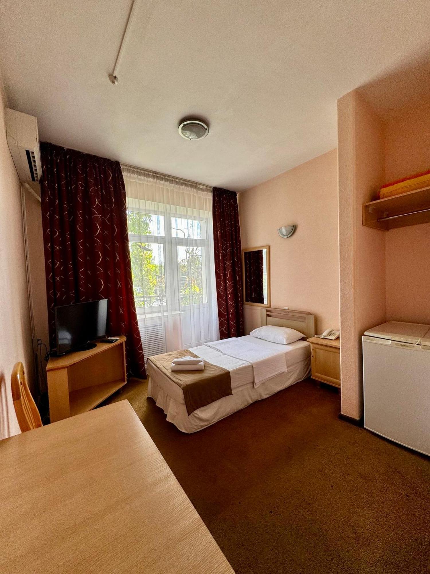 Hotel Zhambyl Taraz Εξωτερικό φωτογραφία