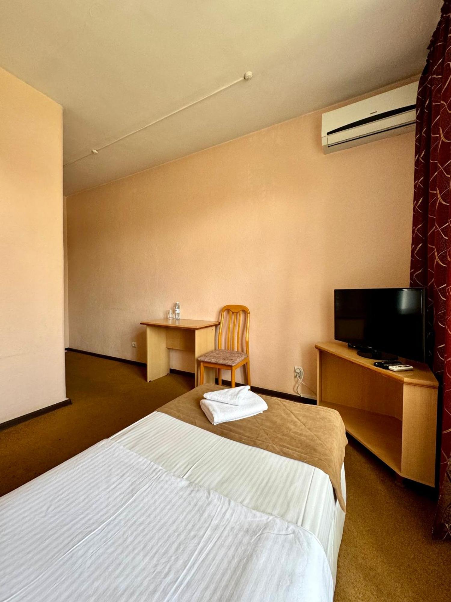 Hotel Zhambyl Taraz Εξωτερικό φωτογραφία
