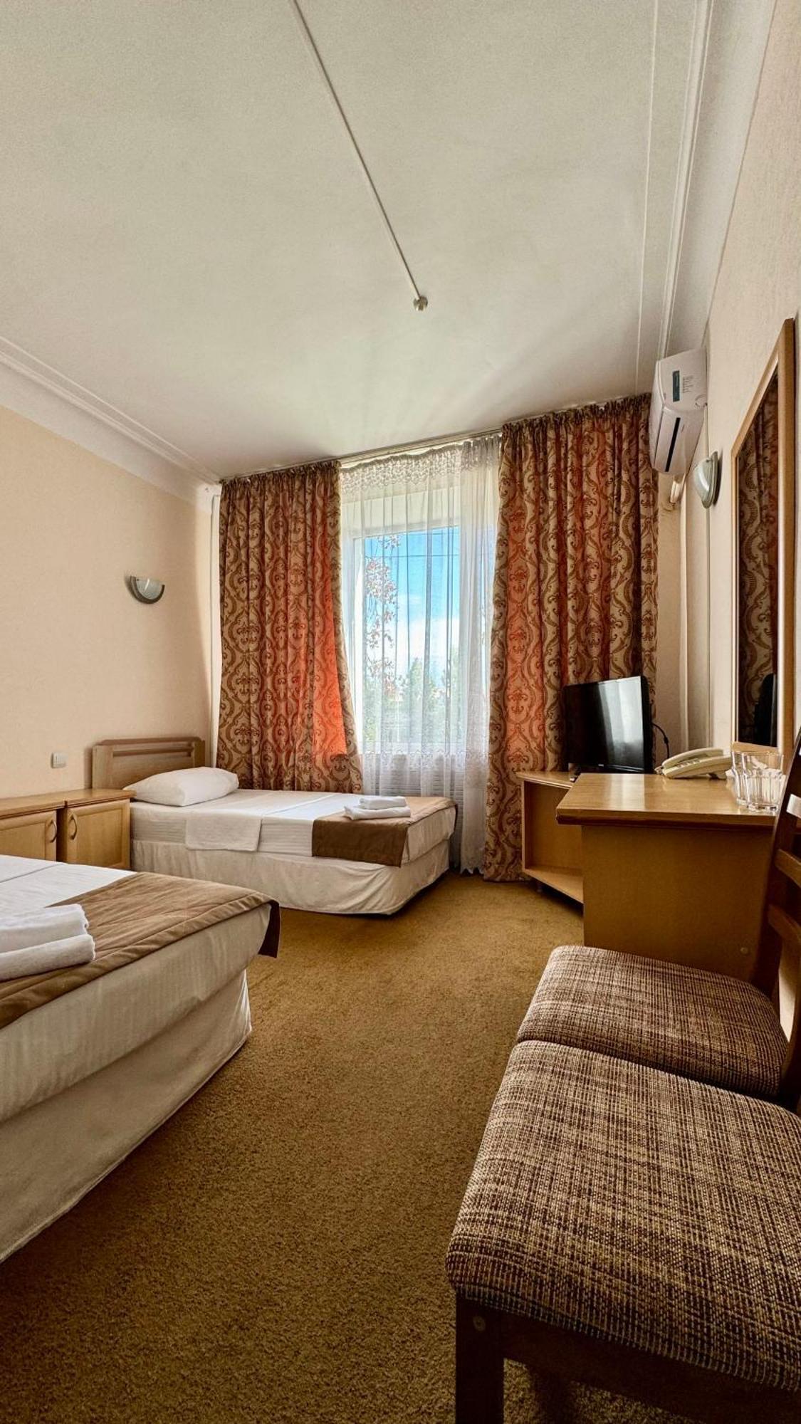 Hotel Zhambyl Taraz Εξωτερικό φωτογραφία