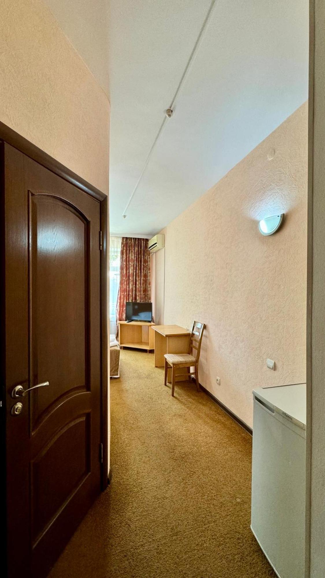 Hotel Zhambyl Taraz Εξωτερικό φωτογραφία