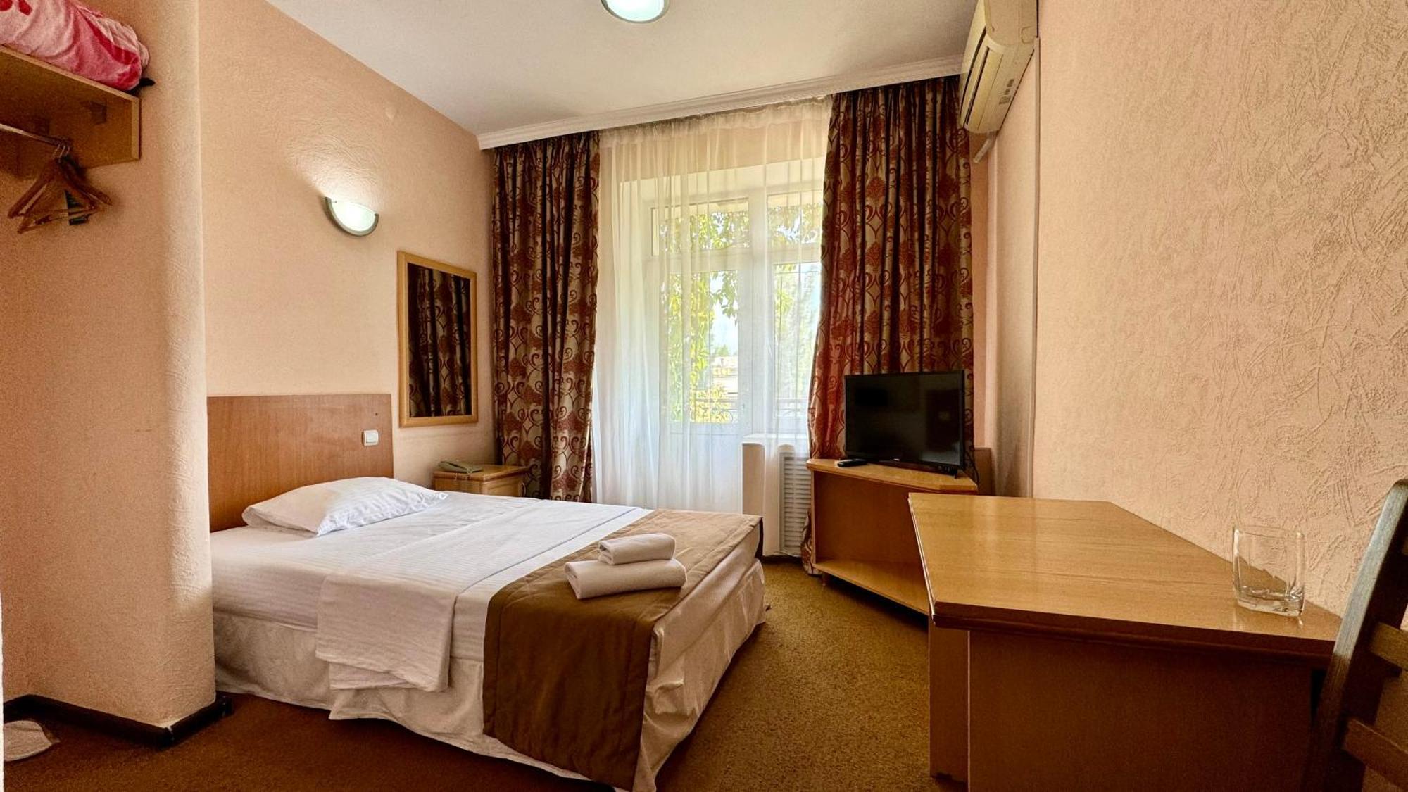 Hotel Zhambyl Taraz Εξωτερικό φωτογραφία