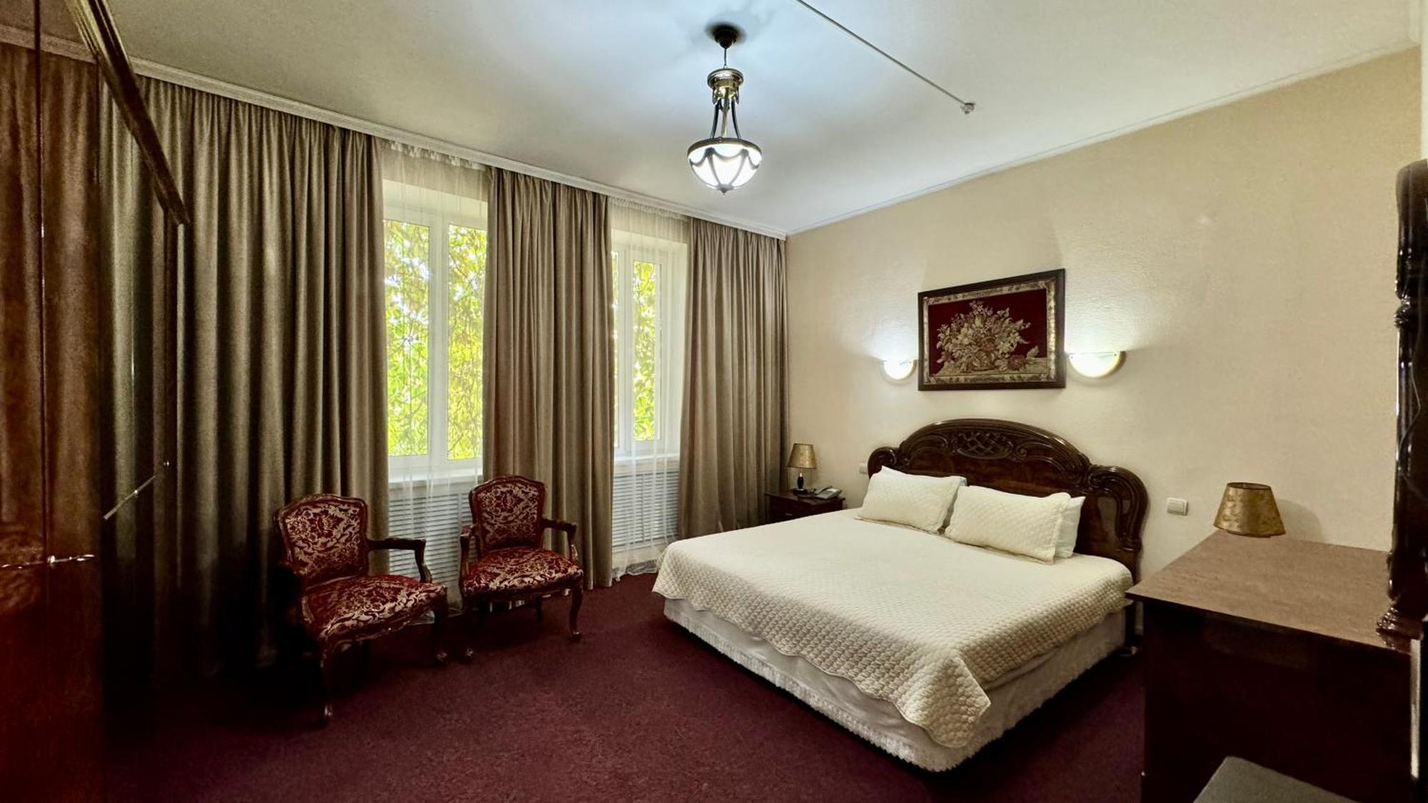 Hotel Zhambyl Taraz Εξωτερικό φωτογραφία