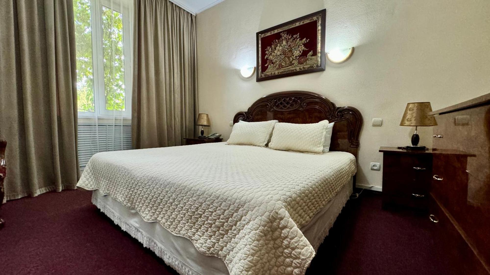 Hotel Zhambyl Taraz Εξωτερικό φωτογραφία